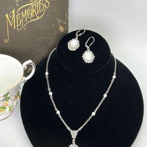 Mother of Pearl Gemstone Necklace and Matching Earrings